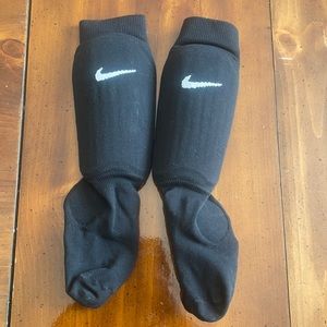 Nike little kids soccer shin guards size medium